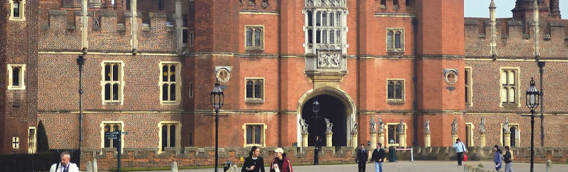 Außenansicht des Hampton Court Palace