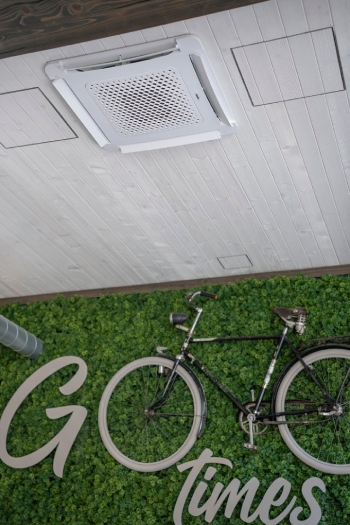 KaCool D AF Einbau in einem Hotelzimmer